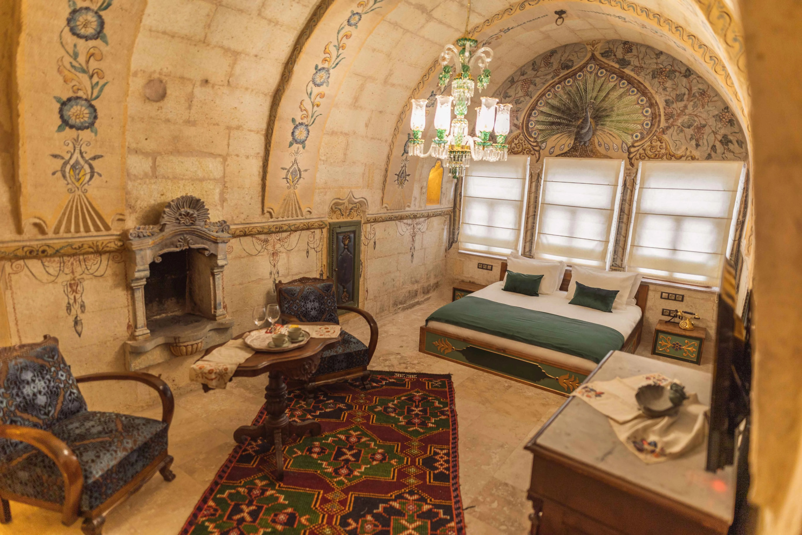 Отель Solo Cave Suites