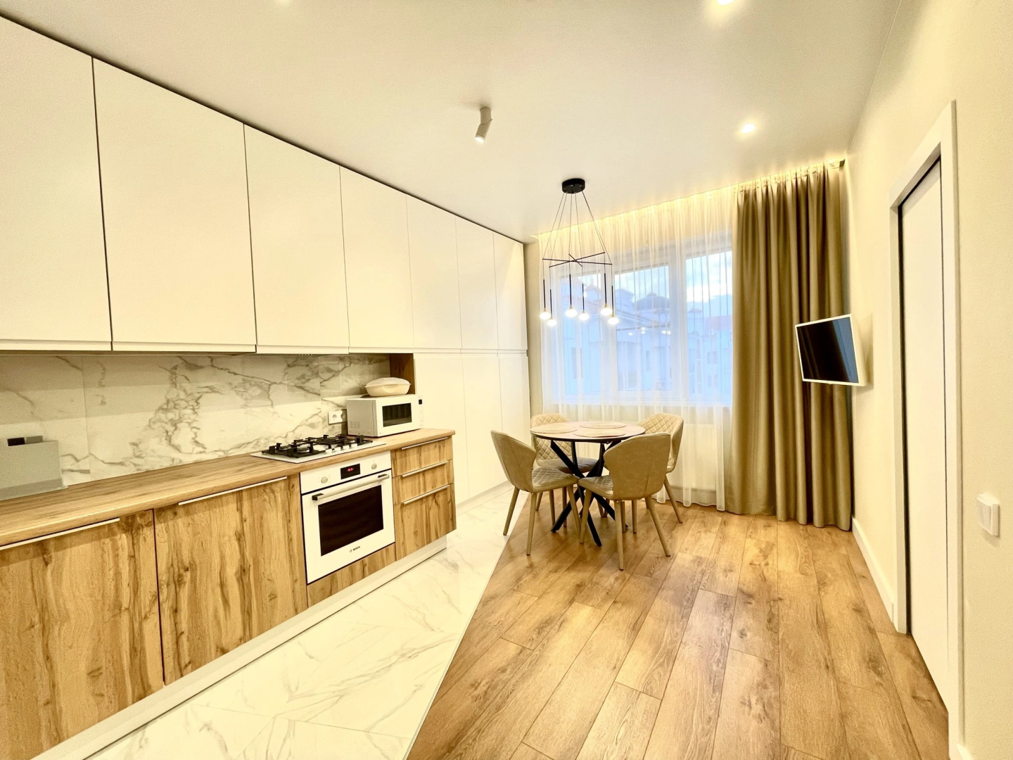 Апартамент в 5 минутах от моря с бассейном на Мира 44лит6