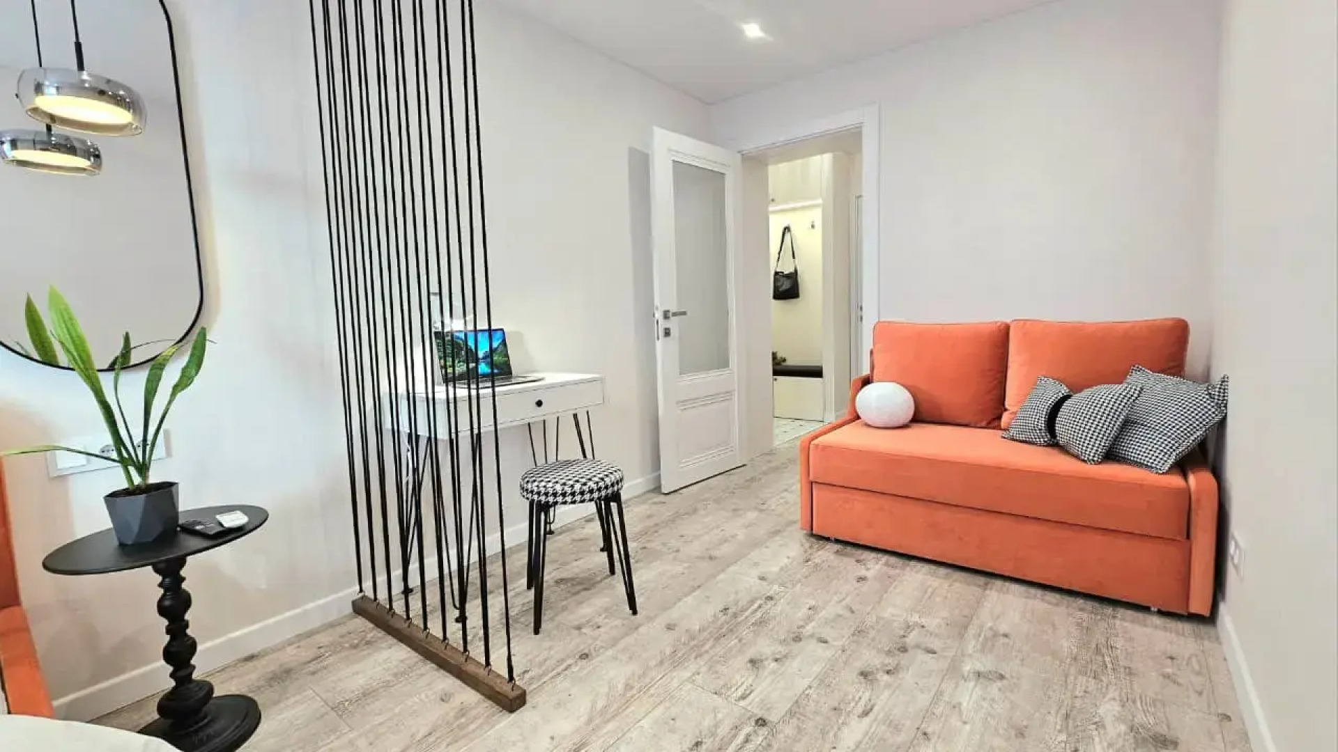 Квартира у Озера Кабан: Стильный Ремонт и Идеальное Расположение!