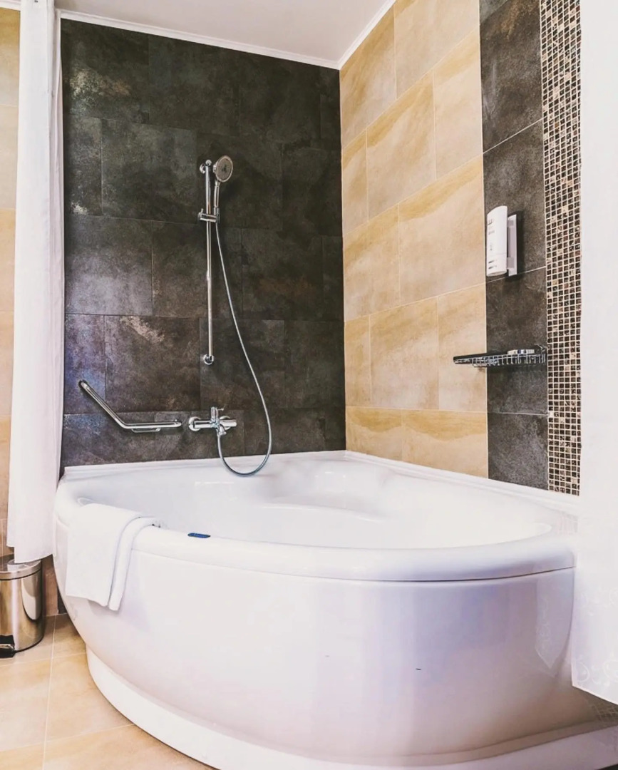 Отель Cronwell Inn Стремянная