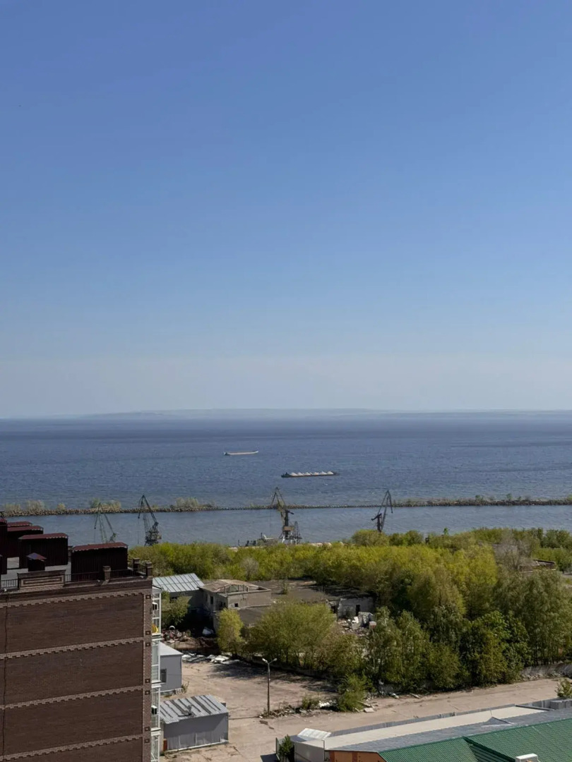 Квартира Апартаменты с Великолепным Видом на Реку и Город с Отдельной Детской Спальней