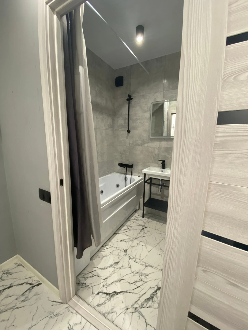 Квартира Тихая Гавань с Джакузи в Центре Индустриального Района