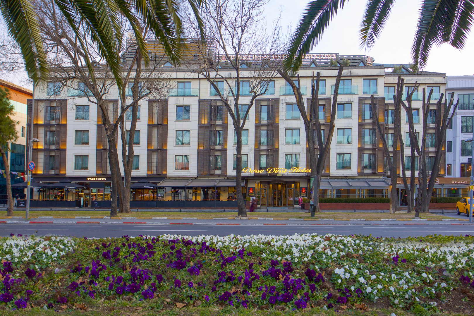 Отель Dosso Dossi Downtown