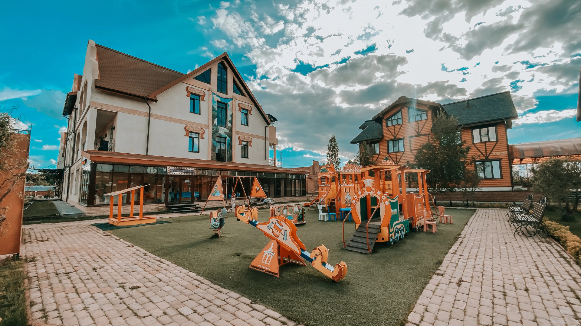 Отель Бережки-Холл