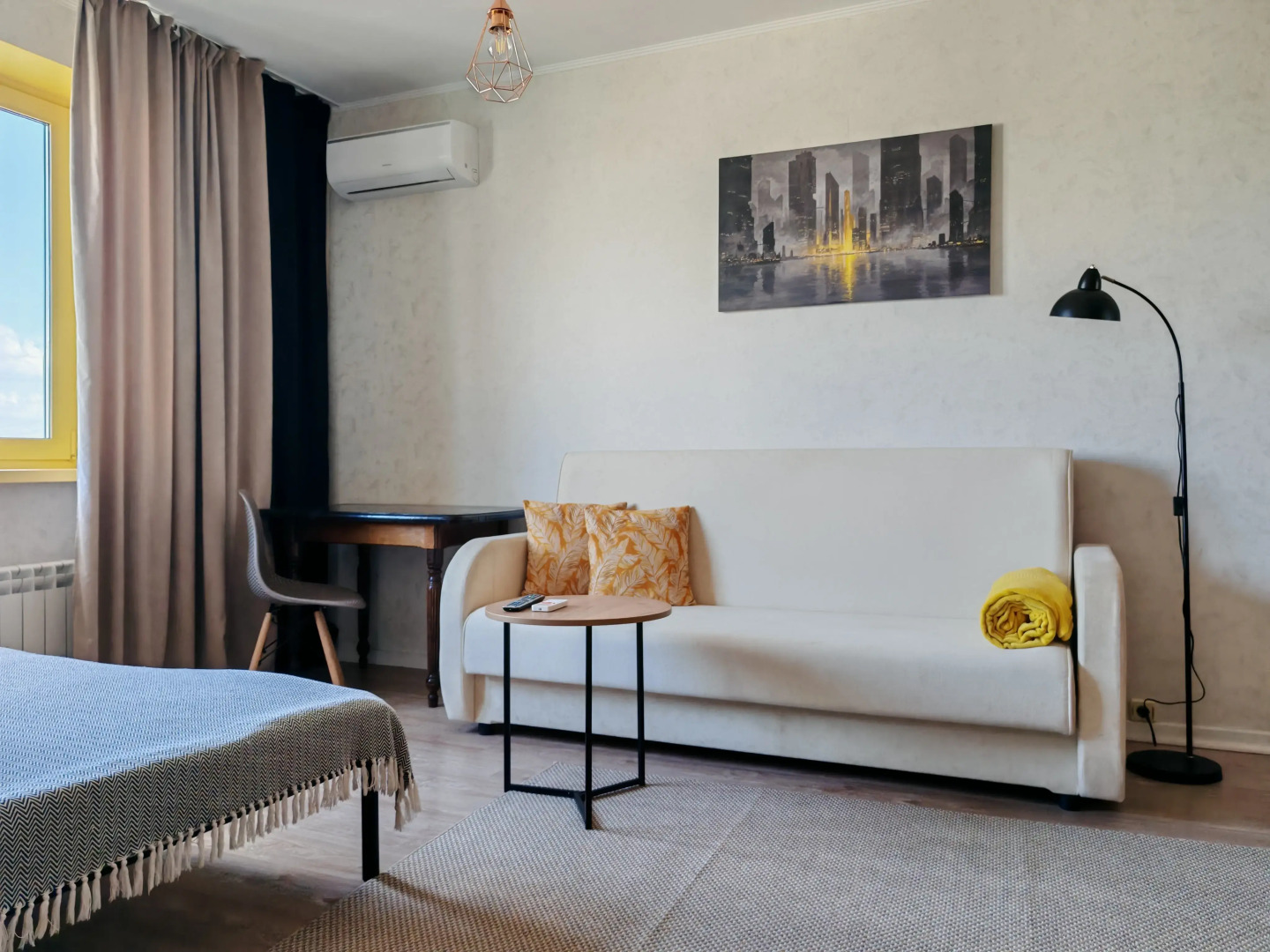 Апартаменты Просторная Двух Комнатная Квартира с Парковкой во дворе