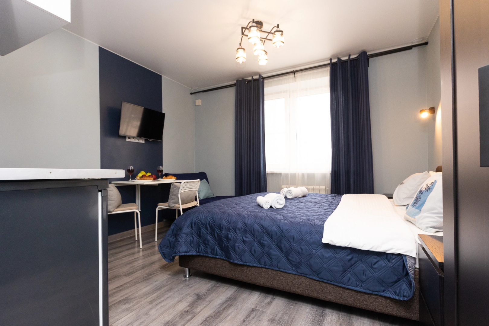 Апартаменты Dark blue от Home24