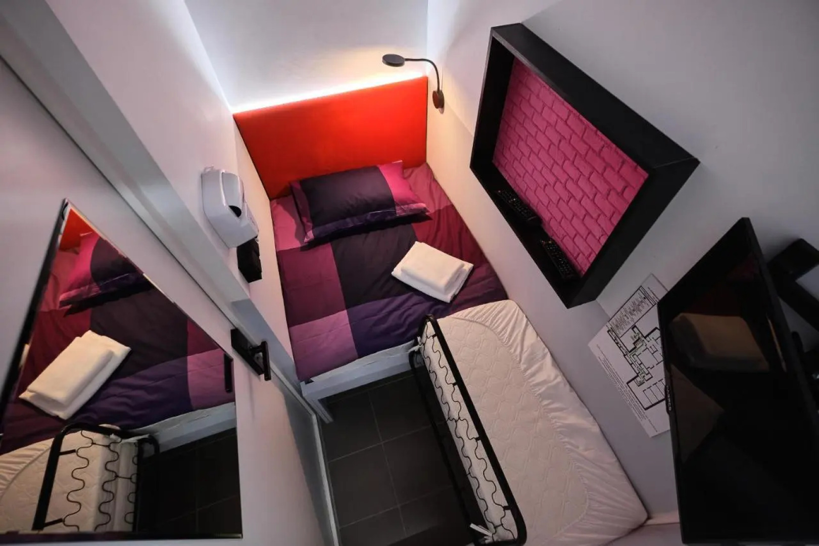 Капсульный отель СтритАрт