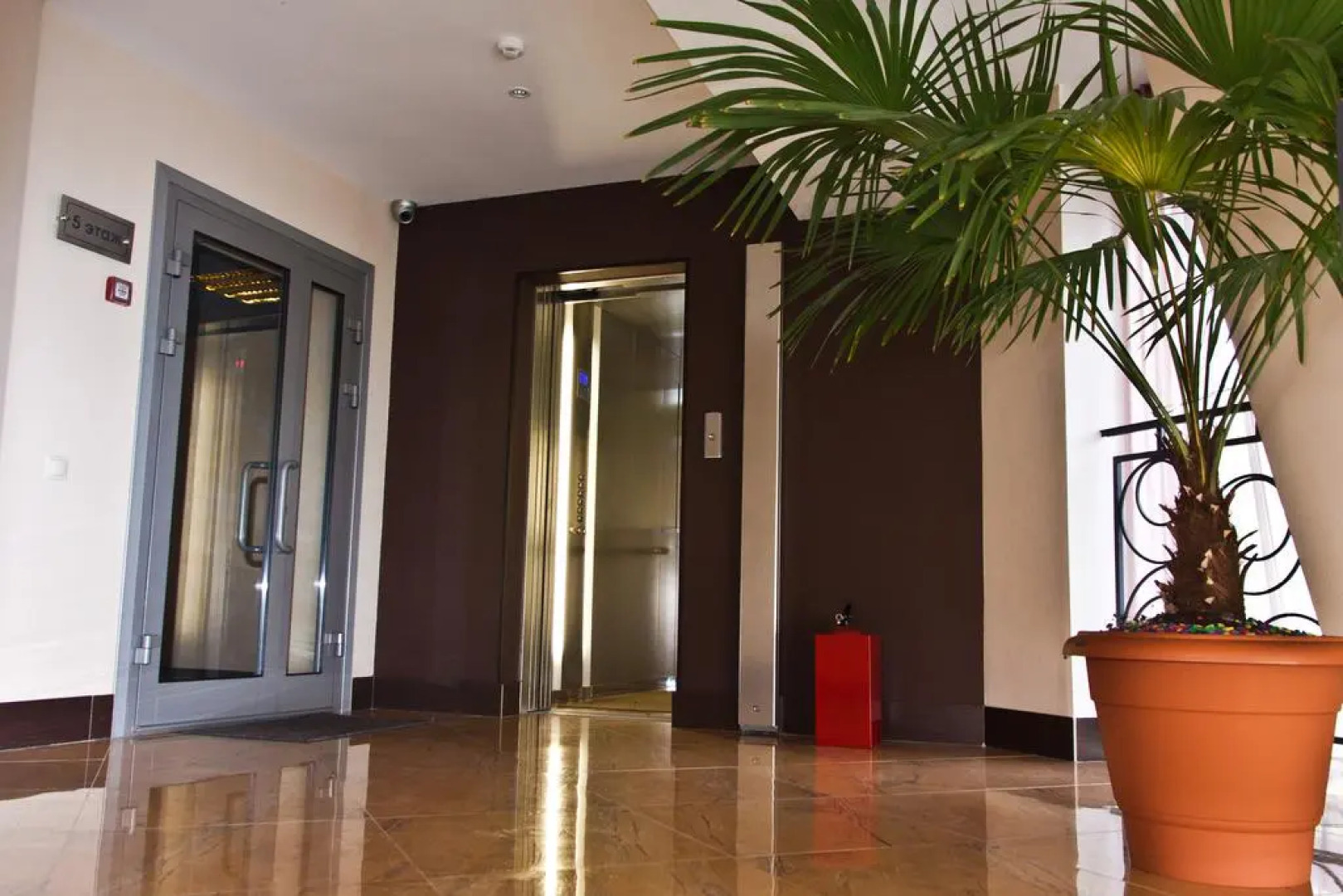 Отель Аврора