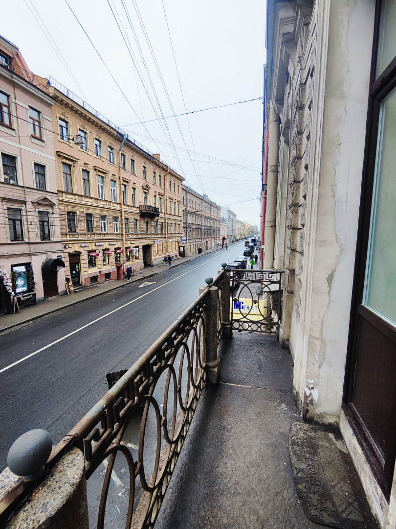 Апартаменты с балконом и камином