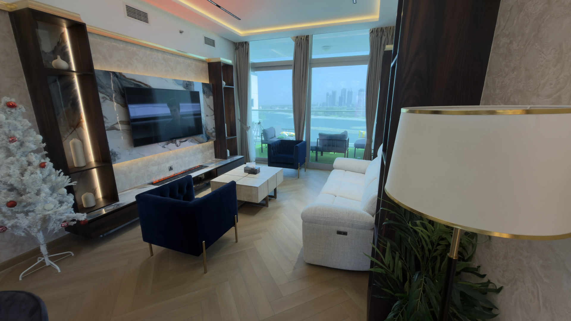 Апартаменты Highend Ultra Luxury Azure Residences