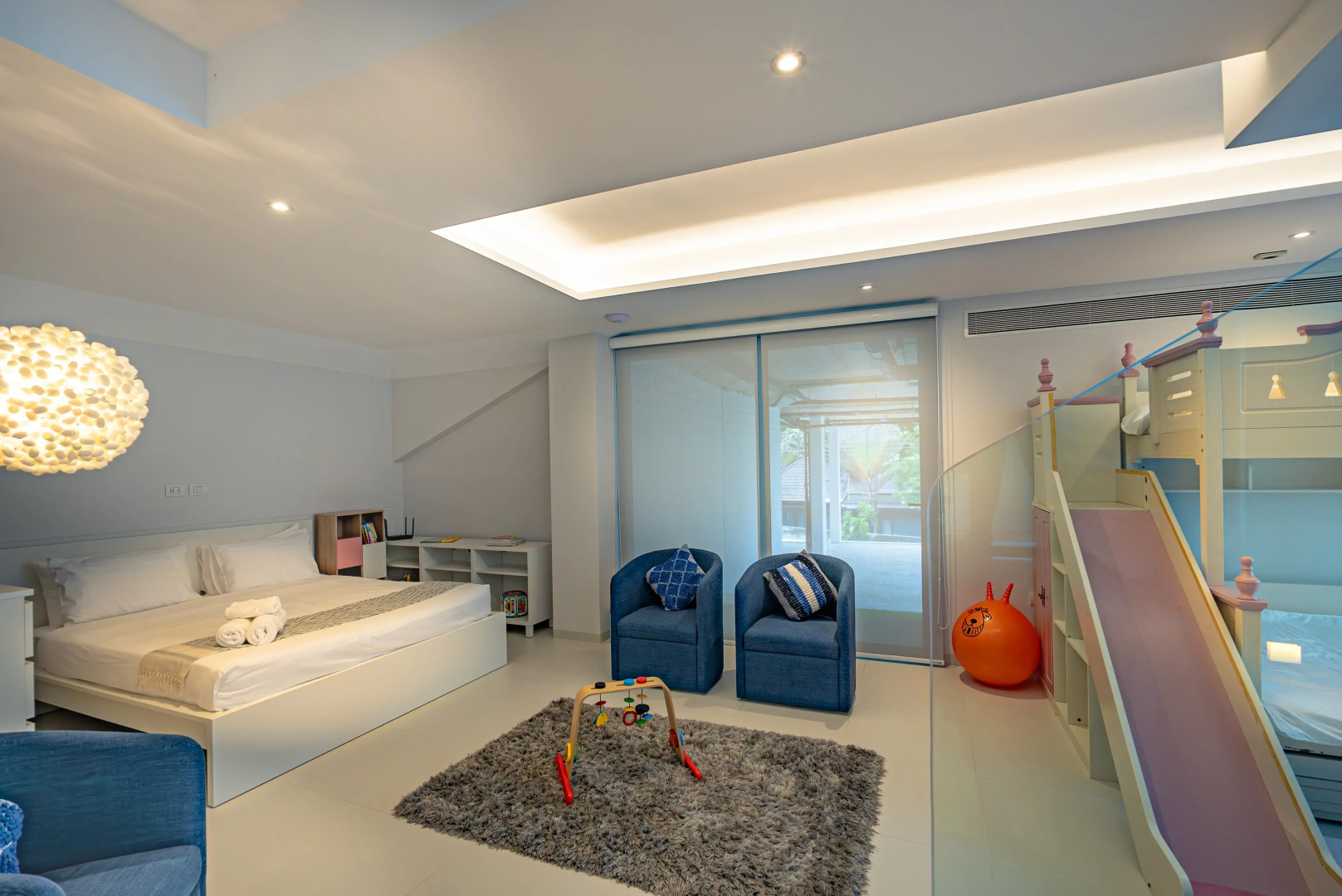 Вилла Luxury Infinity Pool Villa in Nai Harn