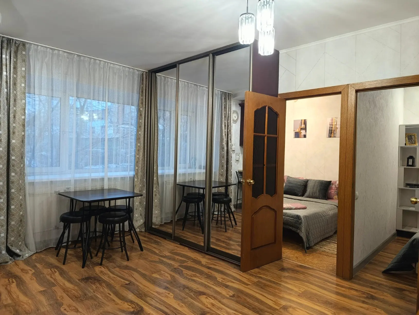 Квартира на 6 гостей в центре города на Поющих фонтанах