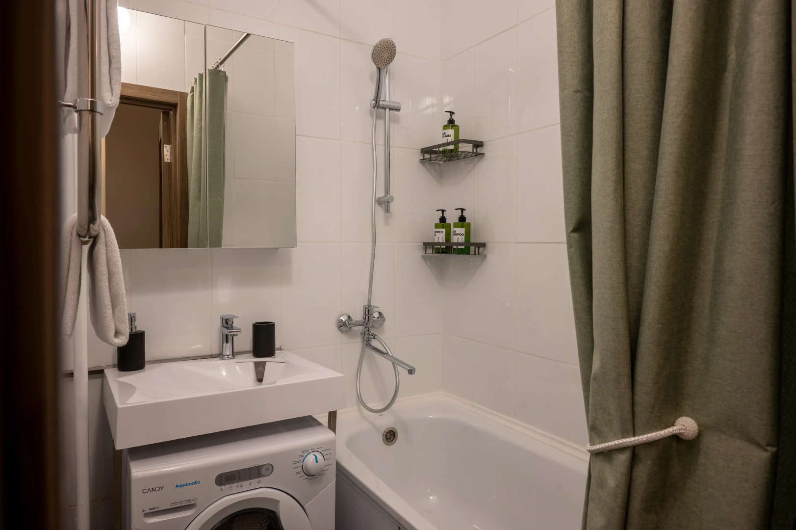 Квартира двухкомнатная Queenstay БотаникАрт рядом с НМИЦ имени Рыжих