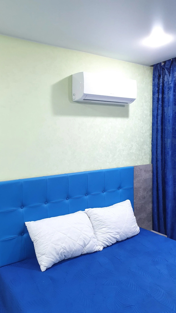 Квартира-студия новая в самом центре города с дизайнерским ремонтом