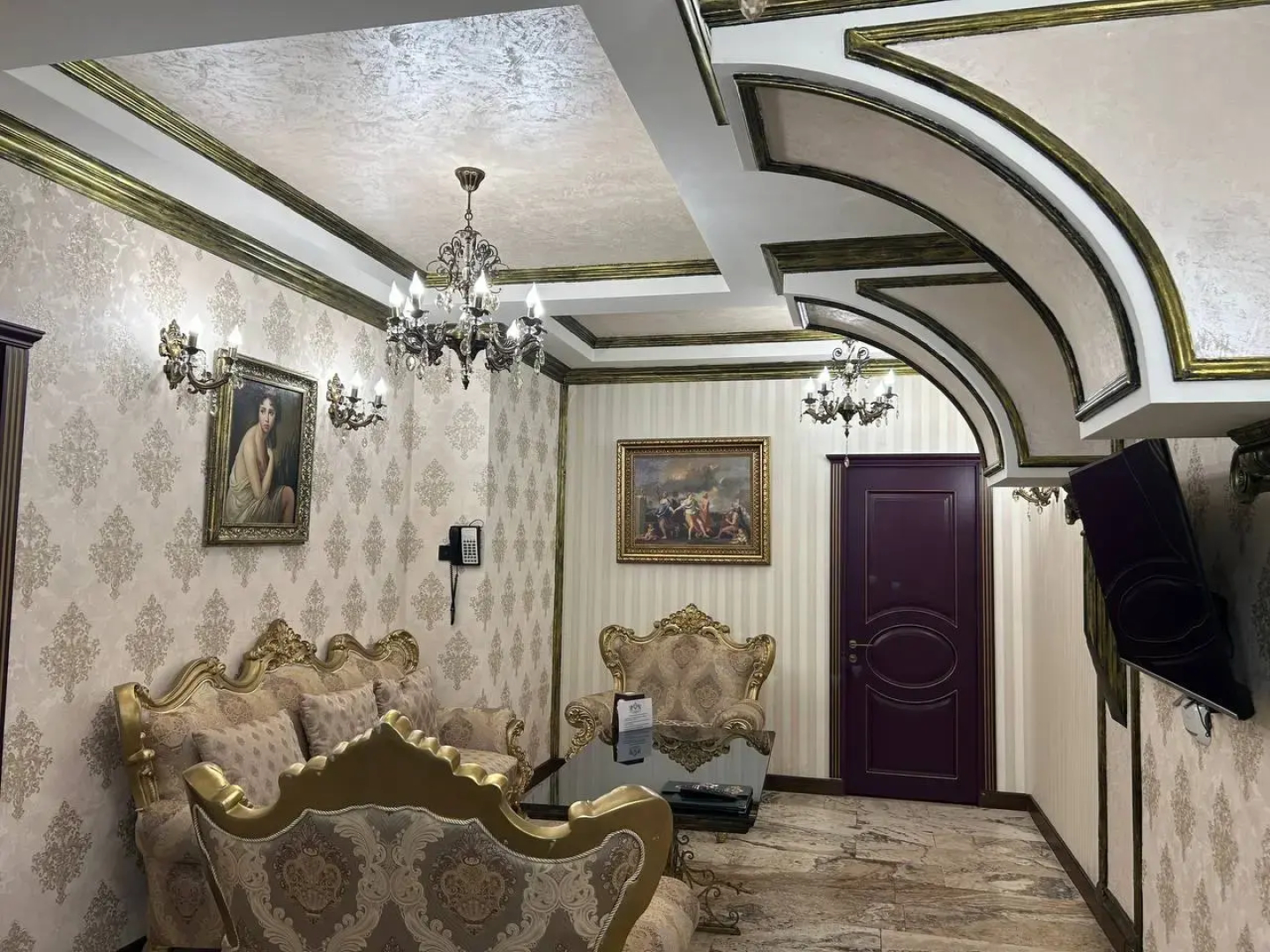 Отель Roma Yerevan & Tours