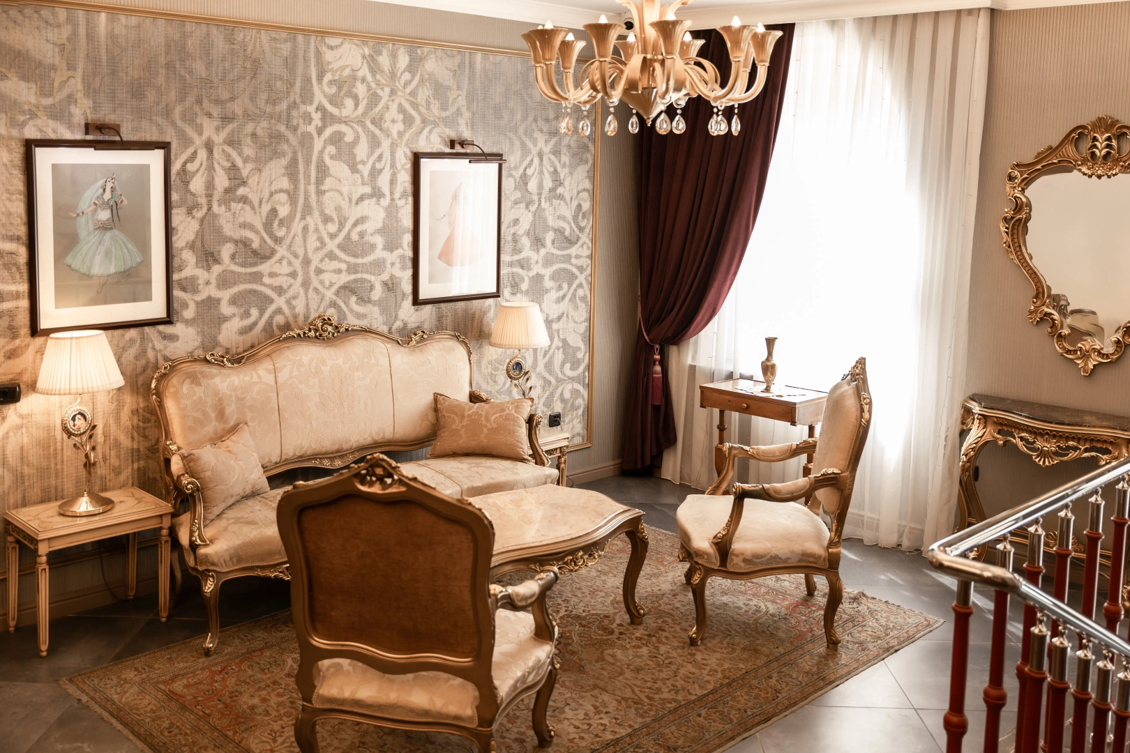 Отель West Inn Palace