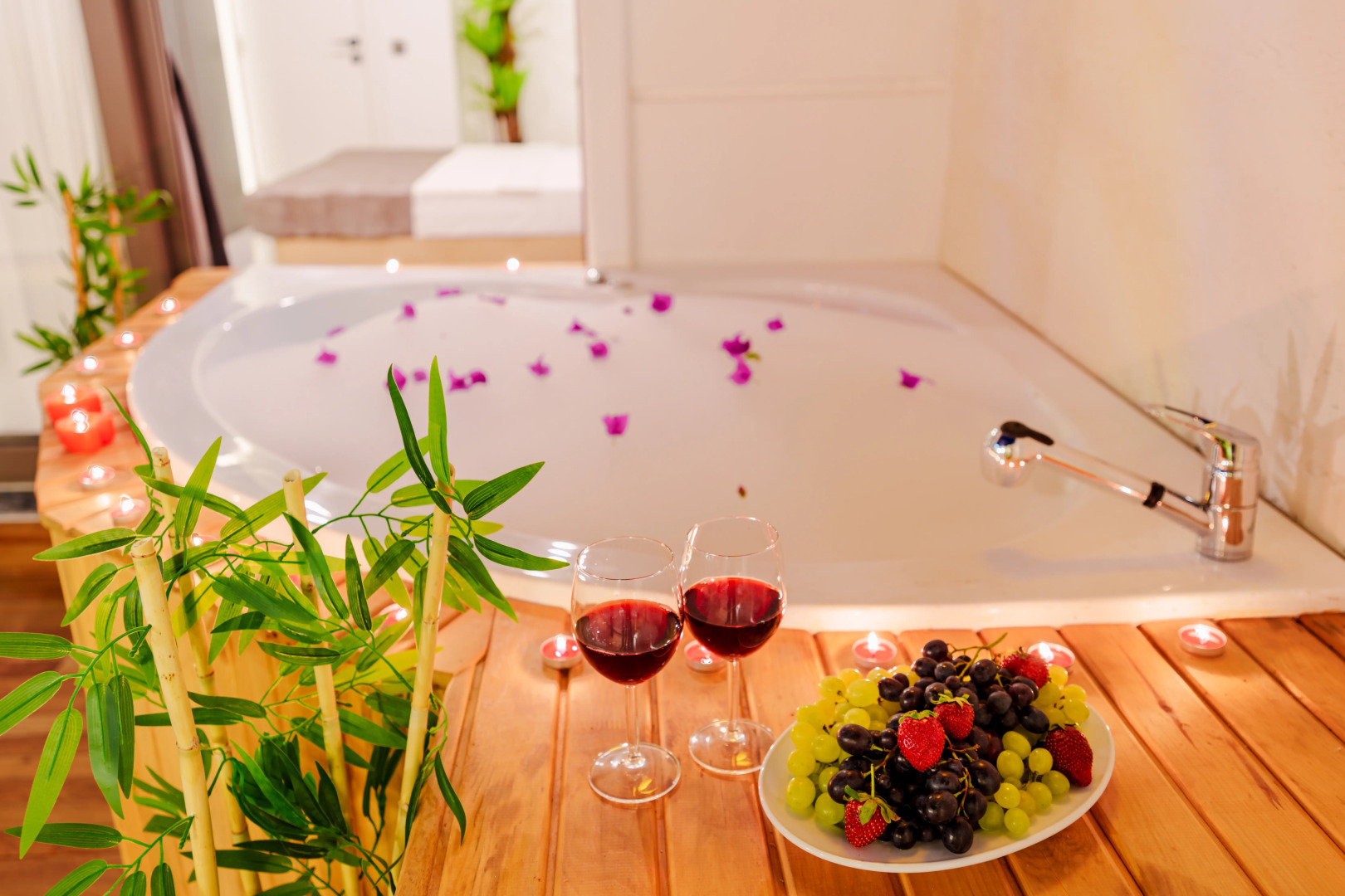 Отель Mrt Suites Lara