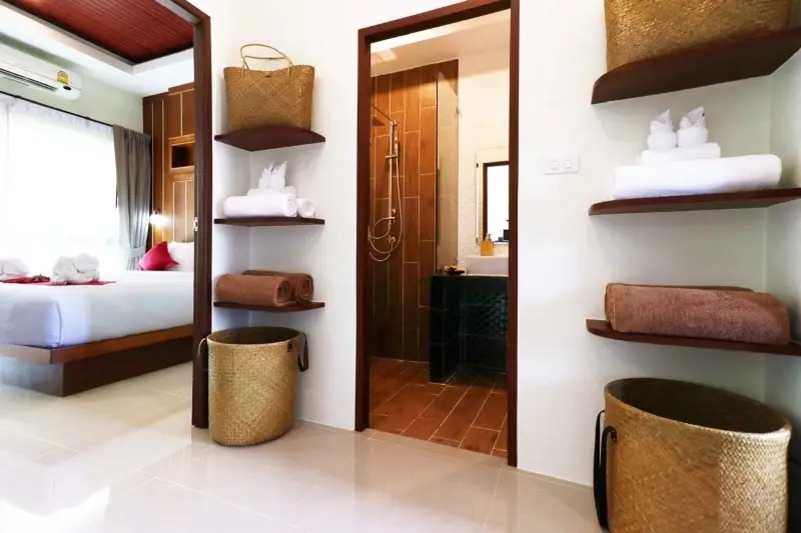 Отель The Scene Cliff View Villas