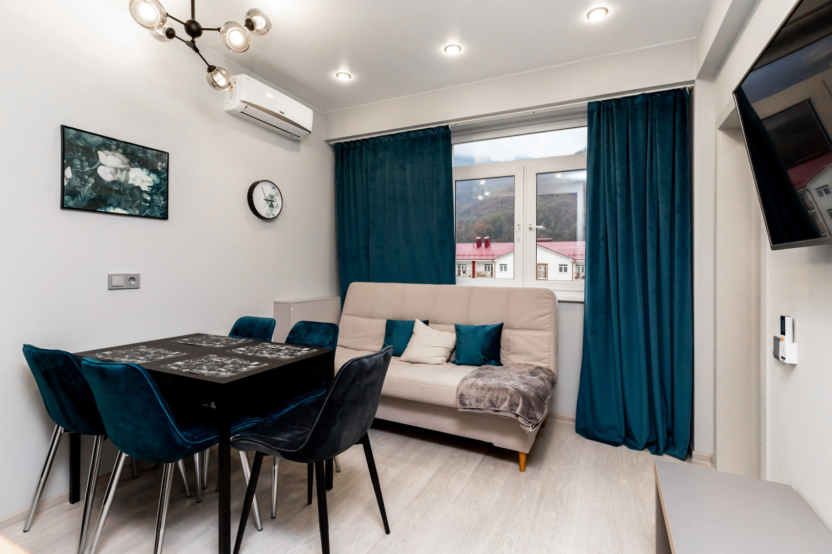 Апартаменты Море Апартаментов на Эстонской 37/3 2