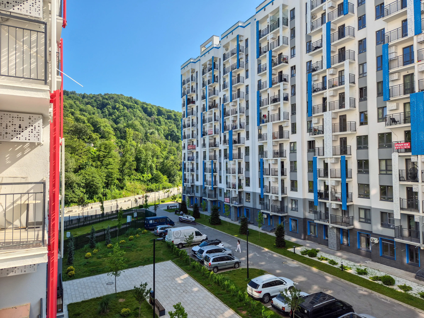 Квартира с Балконом в Одном из Самых Зеленых Районов Сочи