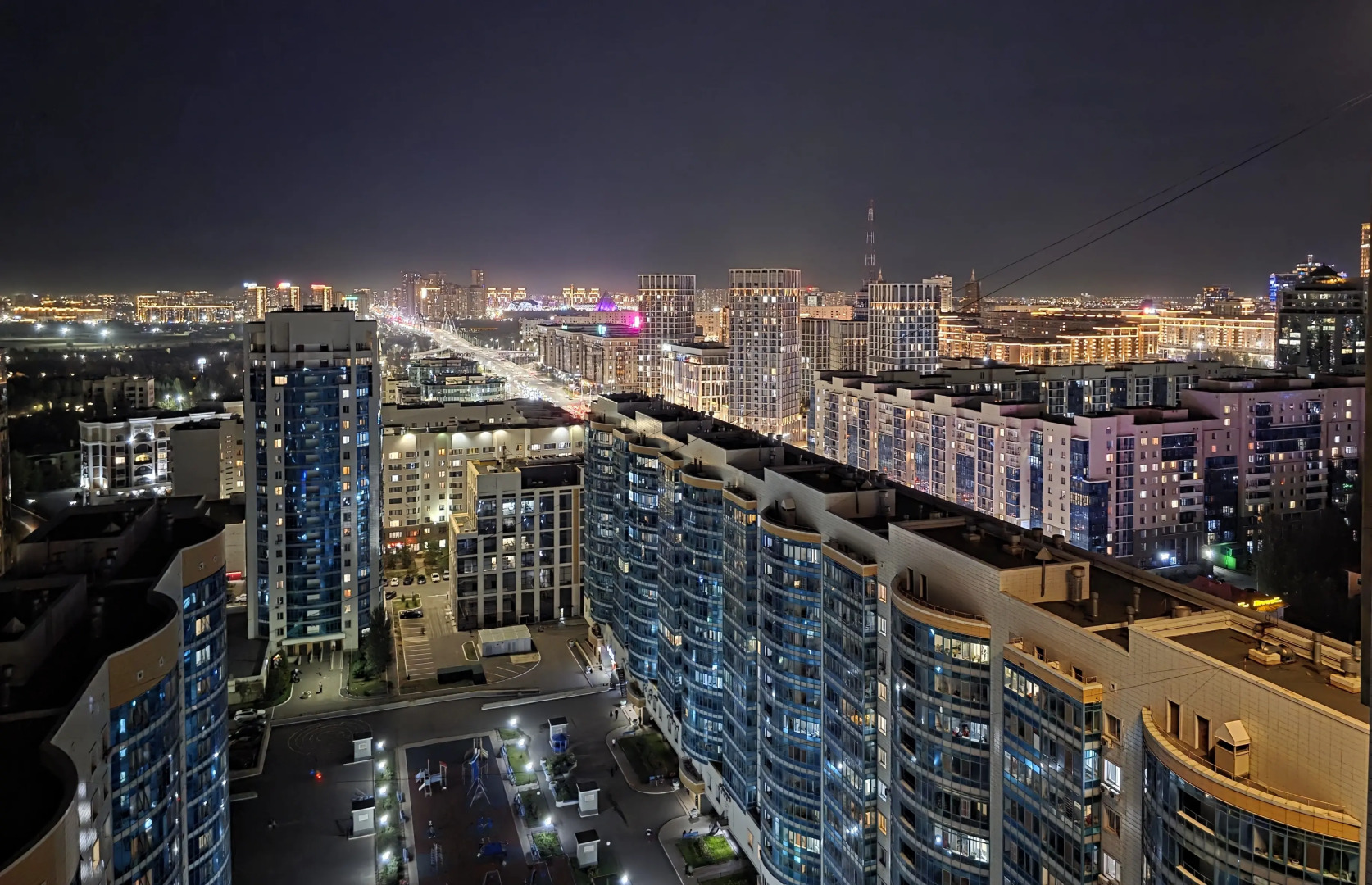 Апартаменты 2х комн.кв с 2мя кроватями и раскладным диваном на 23м этаже