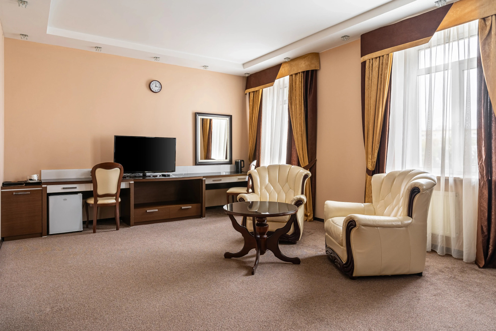 Отель Губернский