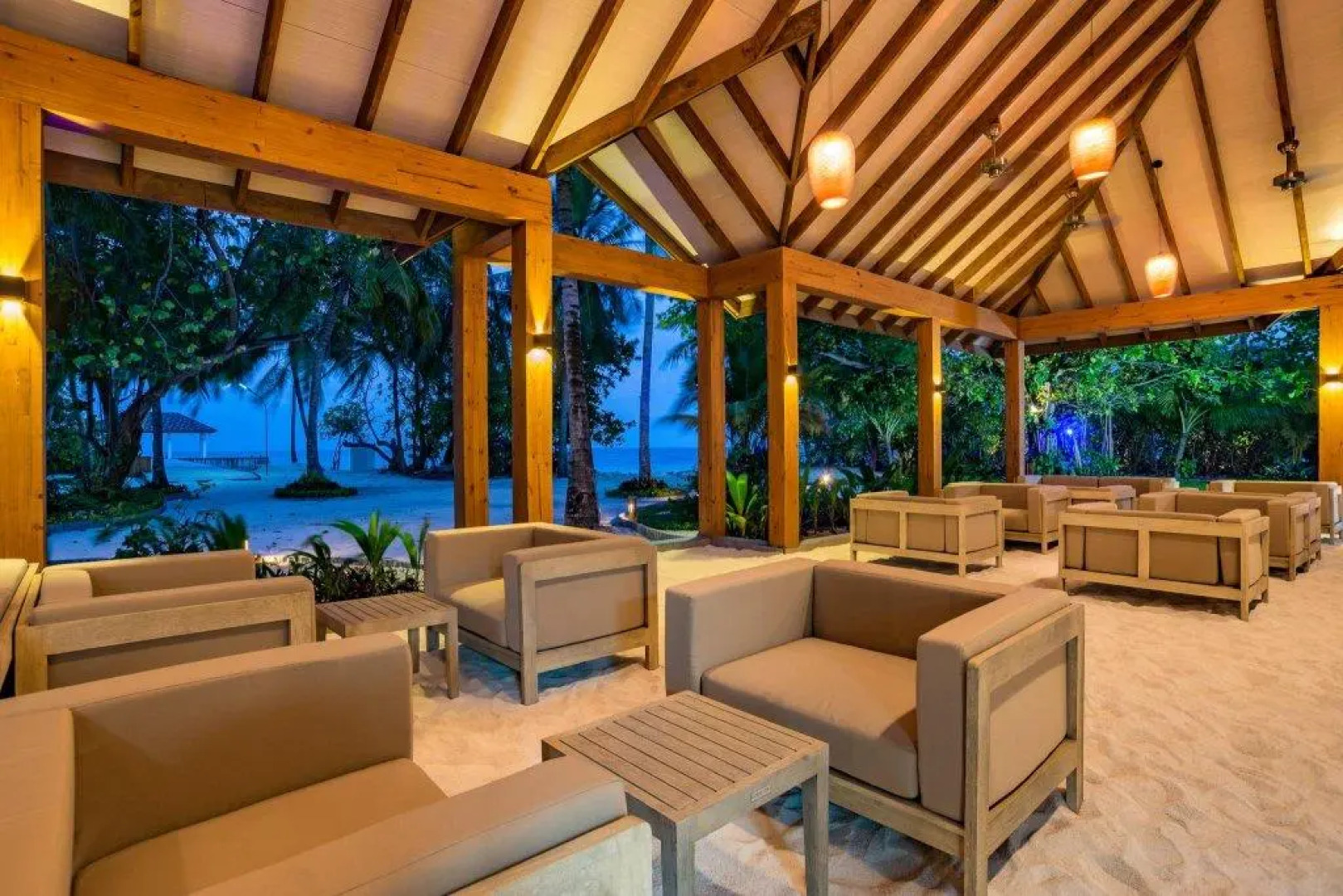 Курортный Отель Fiyavalhu Resort Maldives