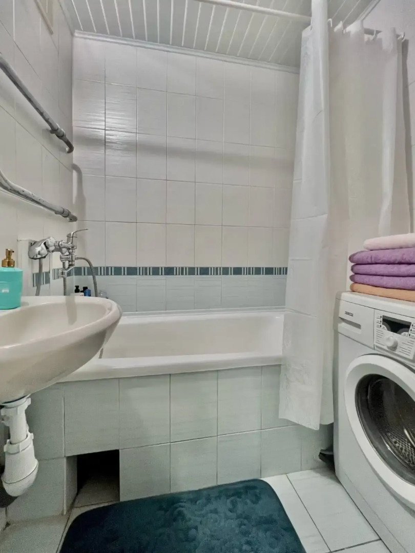 Двухкомнатная Квартира возле Площади Победы, Азгура 3