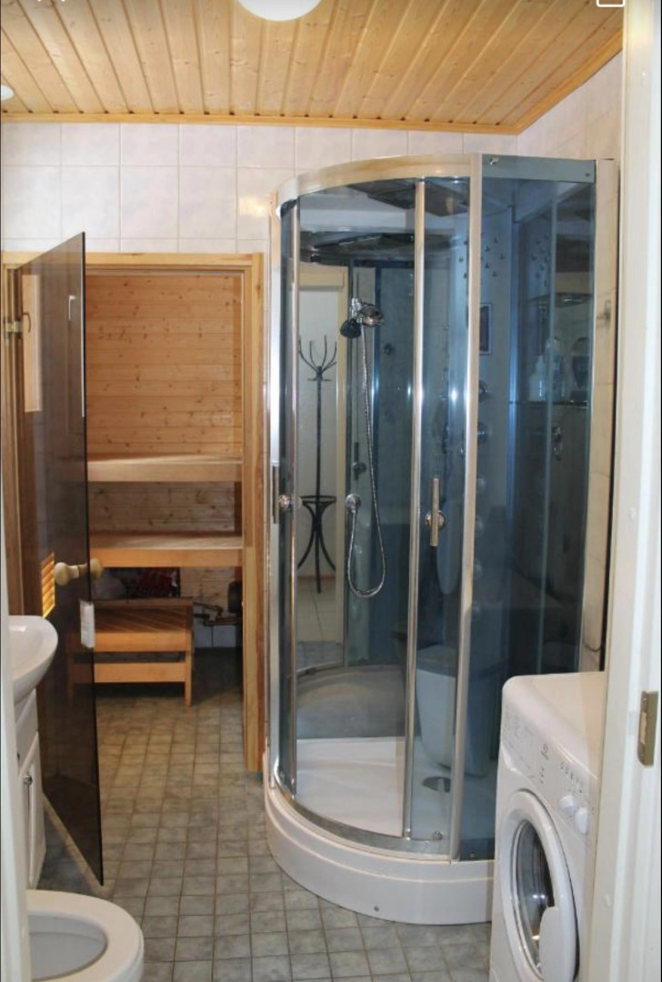 Частный Дом Коттедж с Тремя Спальнями