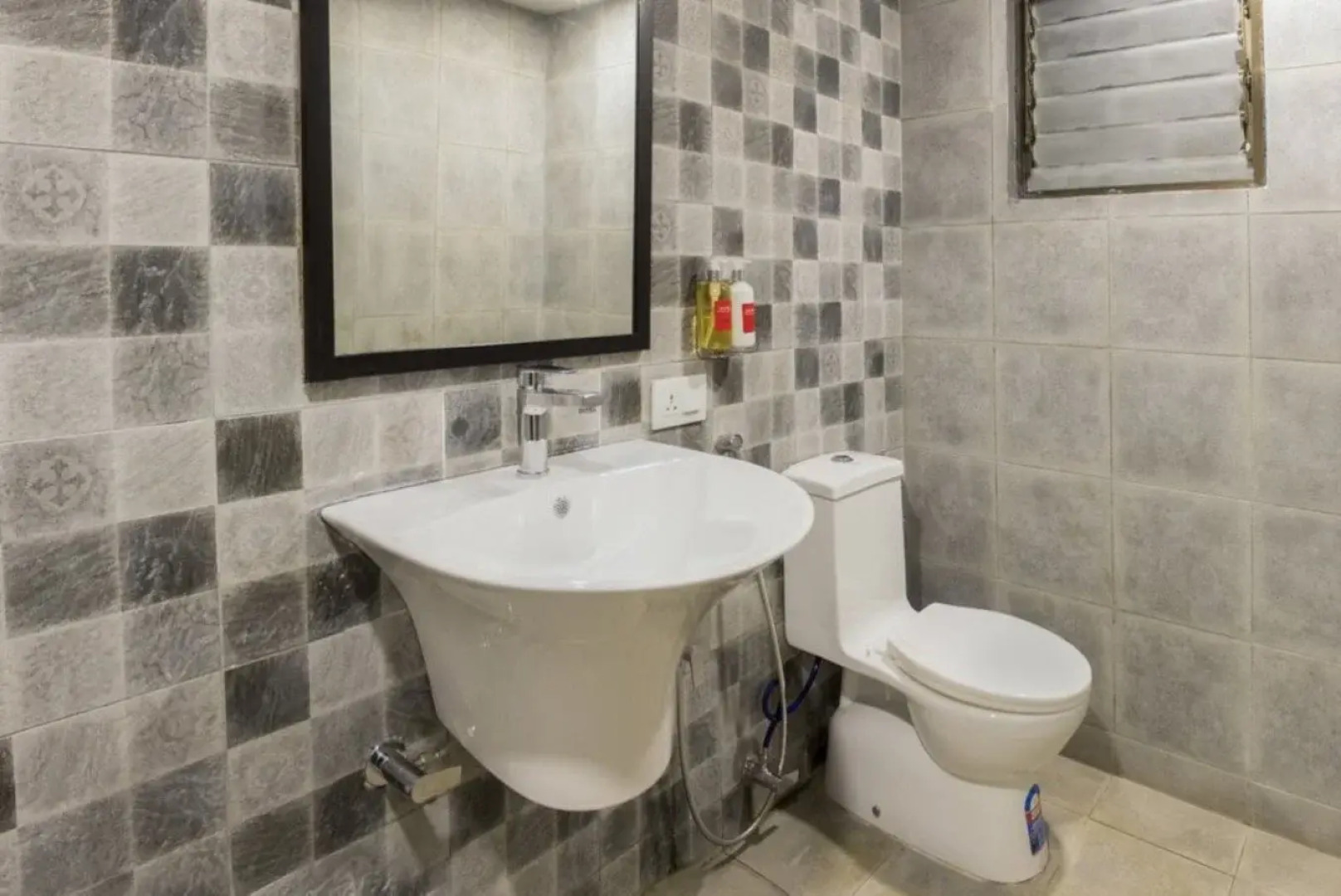 Отель Oceans 7 Ashwem