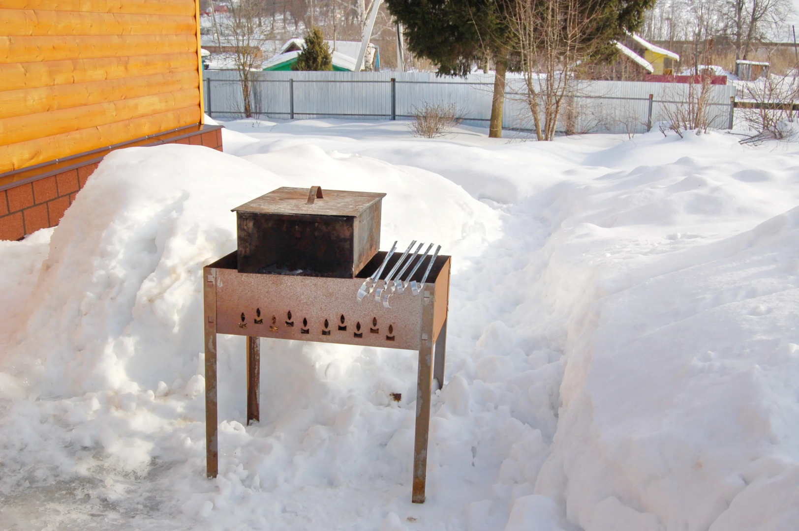 Дом с наличниками около Ростова