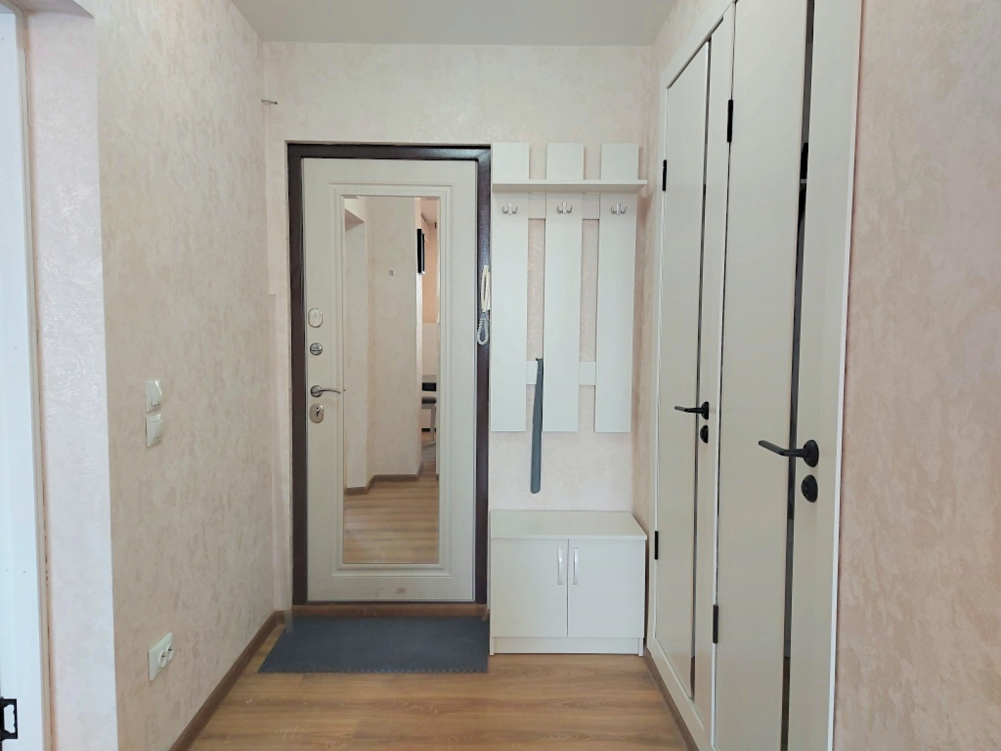 Квартира на Платановом бульваре