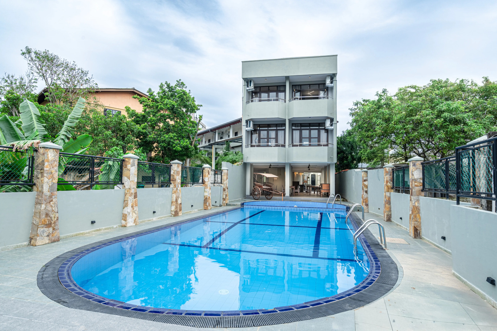 Курортный отель Lavendish Beach