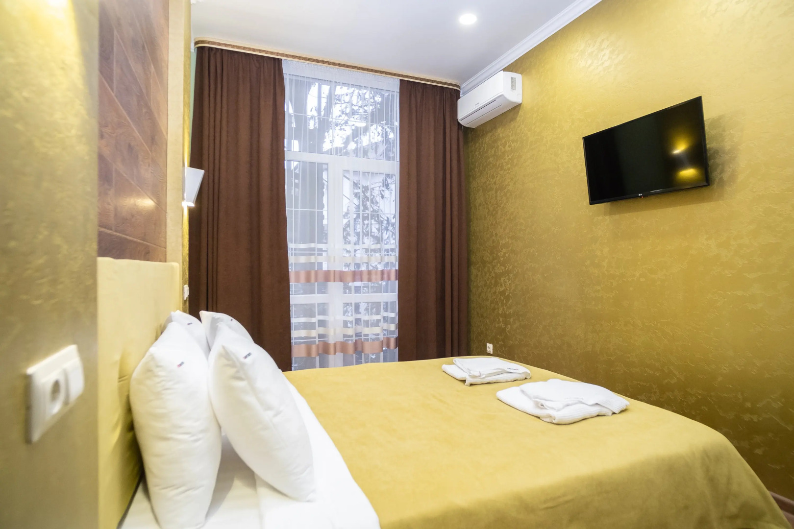 Апартаменты Red Apartments Арт Лайт Сити Апартамент Рихтер