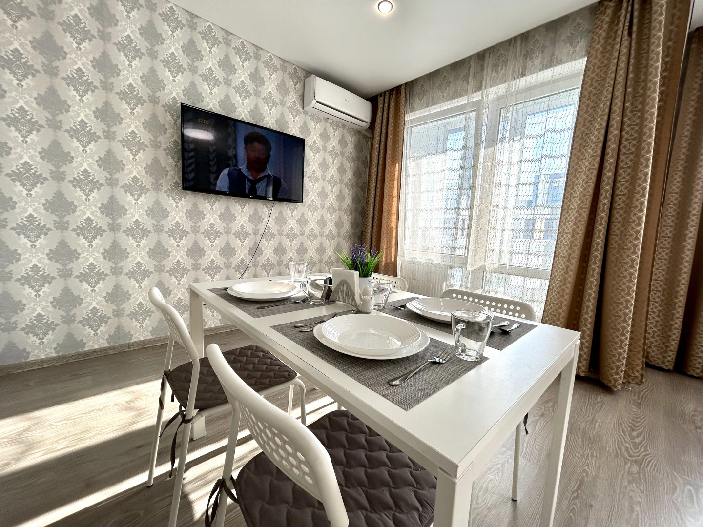 Апартаменты FSF Двухкомнатные (24 этаж) с Кофемашиной и Массажером