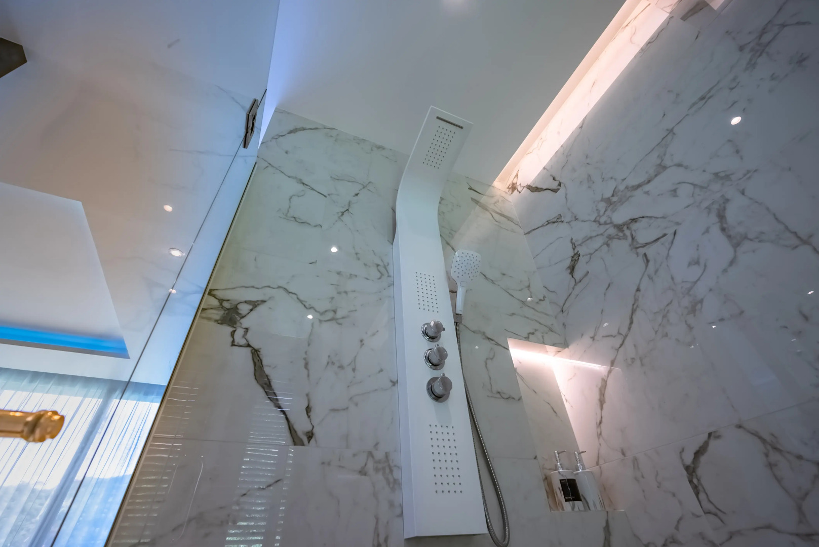 Вилла Luxury Infinity Pool Villa in Nai Harn