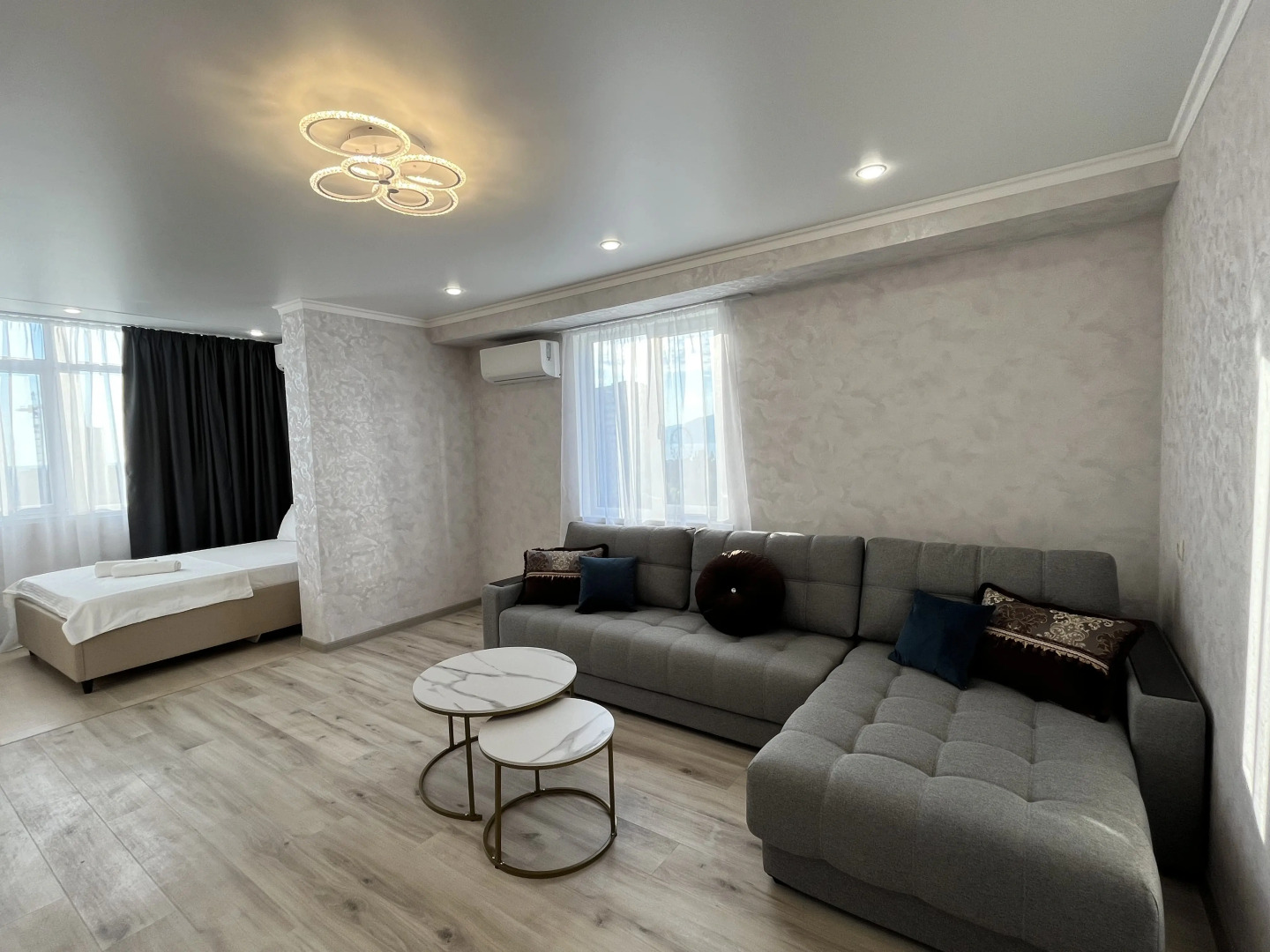 Квартира Апартаменты в Центре Гагры с Видом на Море и Горы