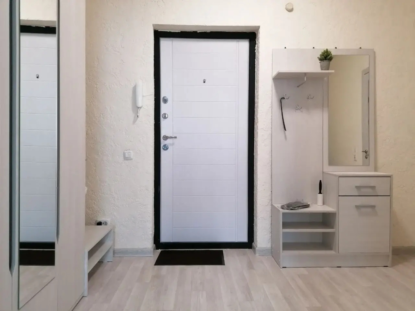 Квартира комфорт-класса возле ТРЦ Планета