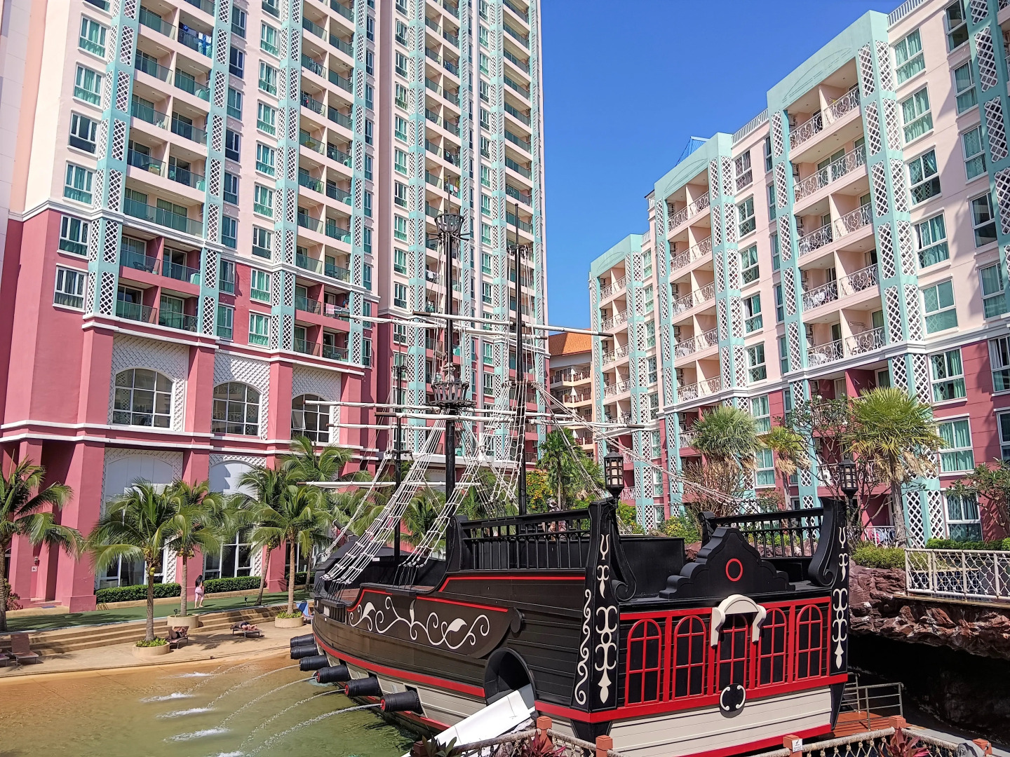 Апартаменты Grande Caribbean Condo