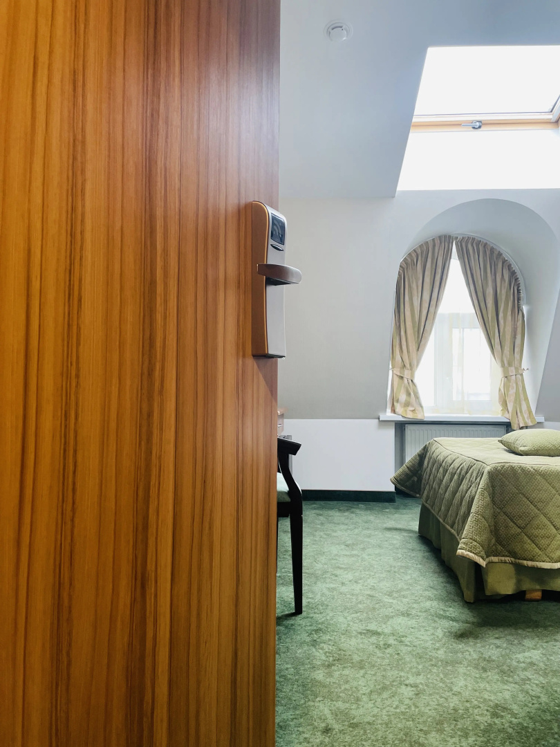 Отель Cronwell Inn Стремянная