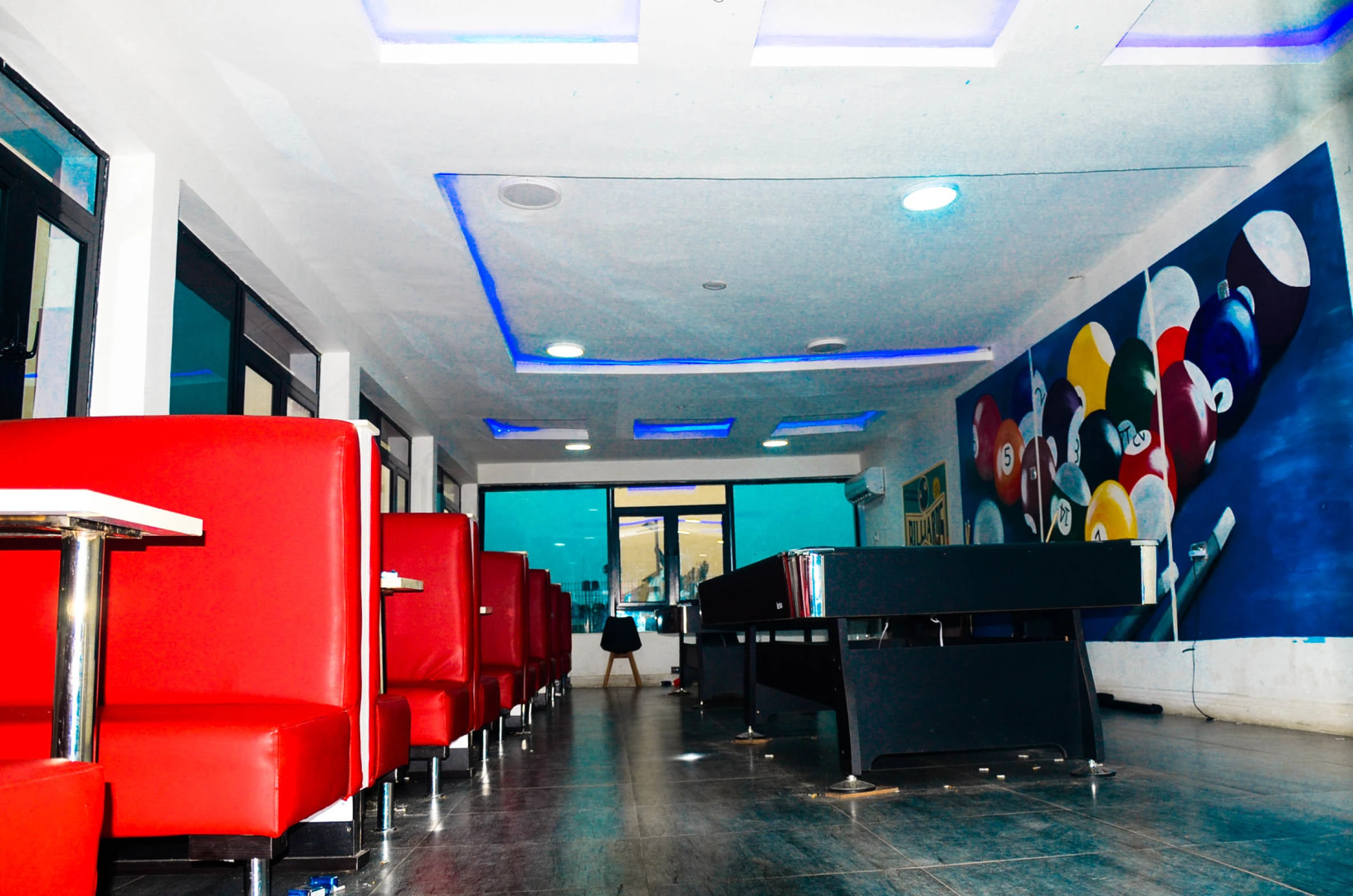 Отель LAKE SIDE HOTEL WARRI