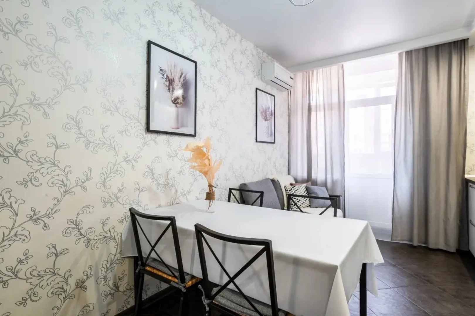 Квартира двухкомнатная Апарт-Отелика в шаговой доступности к парку Галицкого