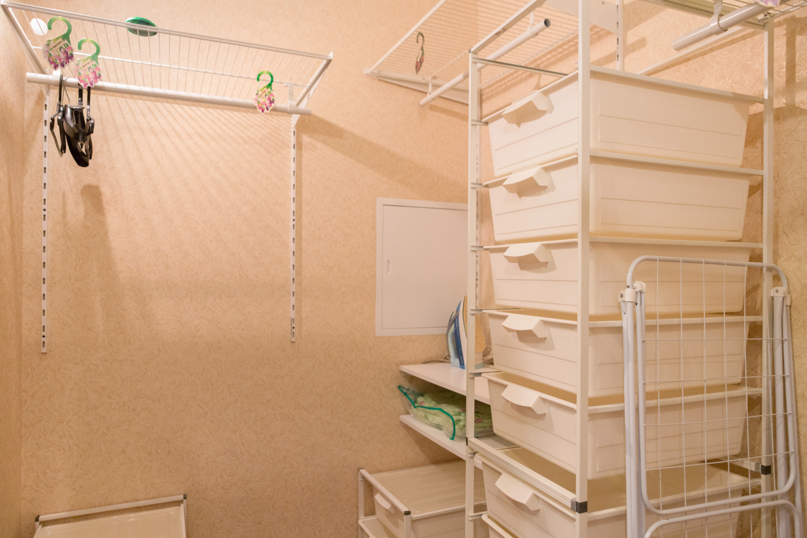 Bulvar 60-Letiya Pobedyi 10 Apartments