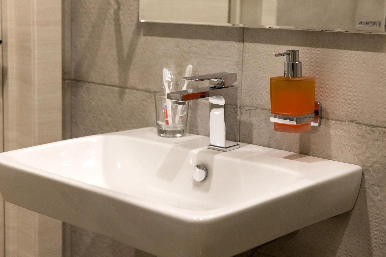 Отель Элеон