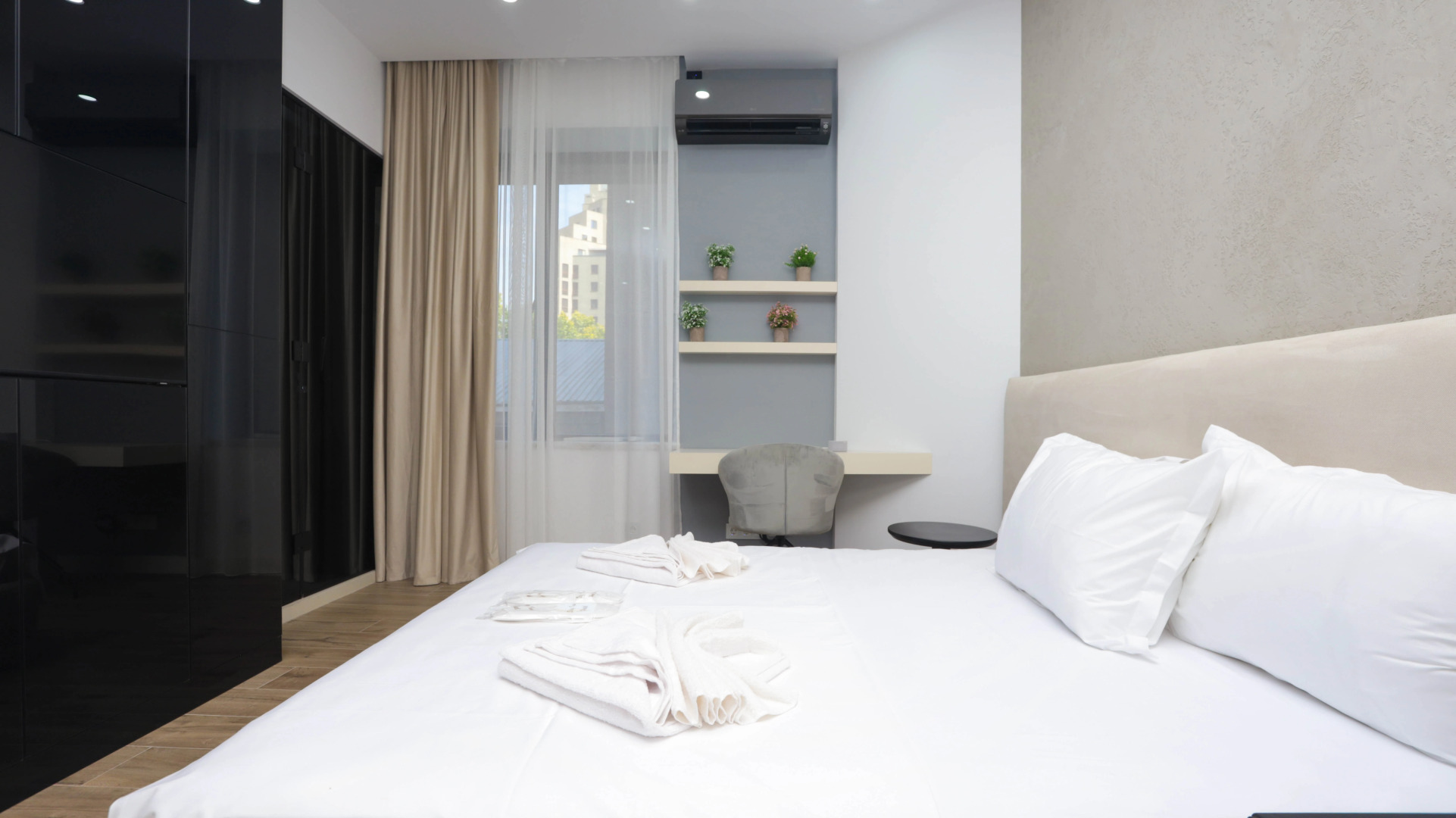 Апартаменты on Buzand Str. 97-21/1