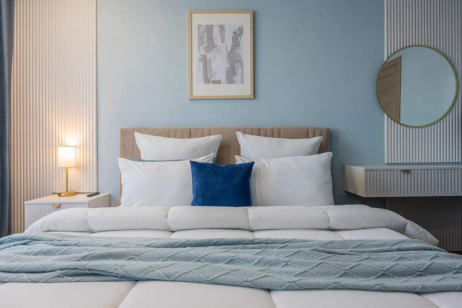 Апартаменты улучшенные, в центре города, с тремя спальнями