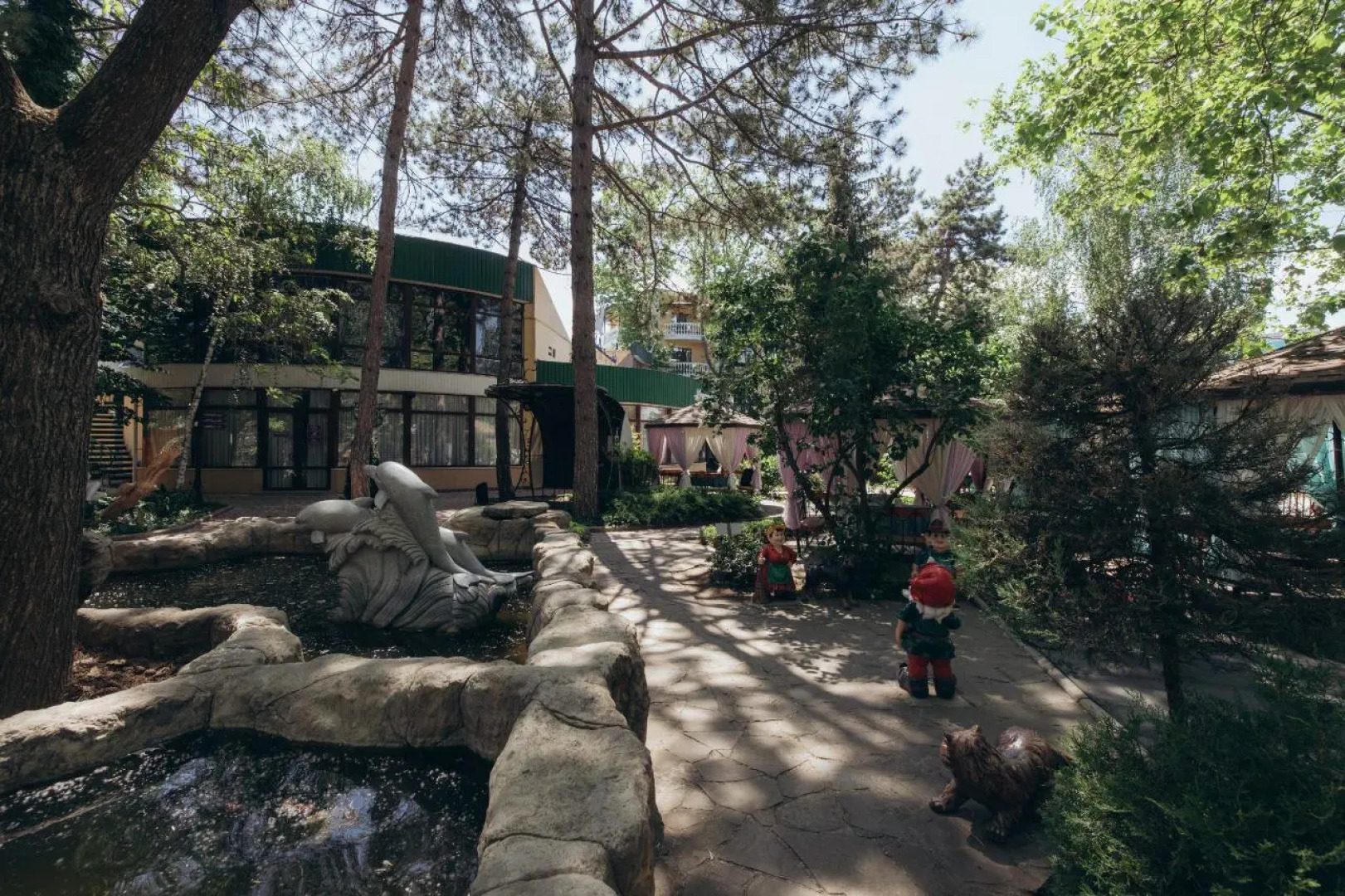 Отель Даяна