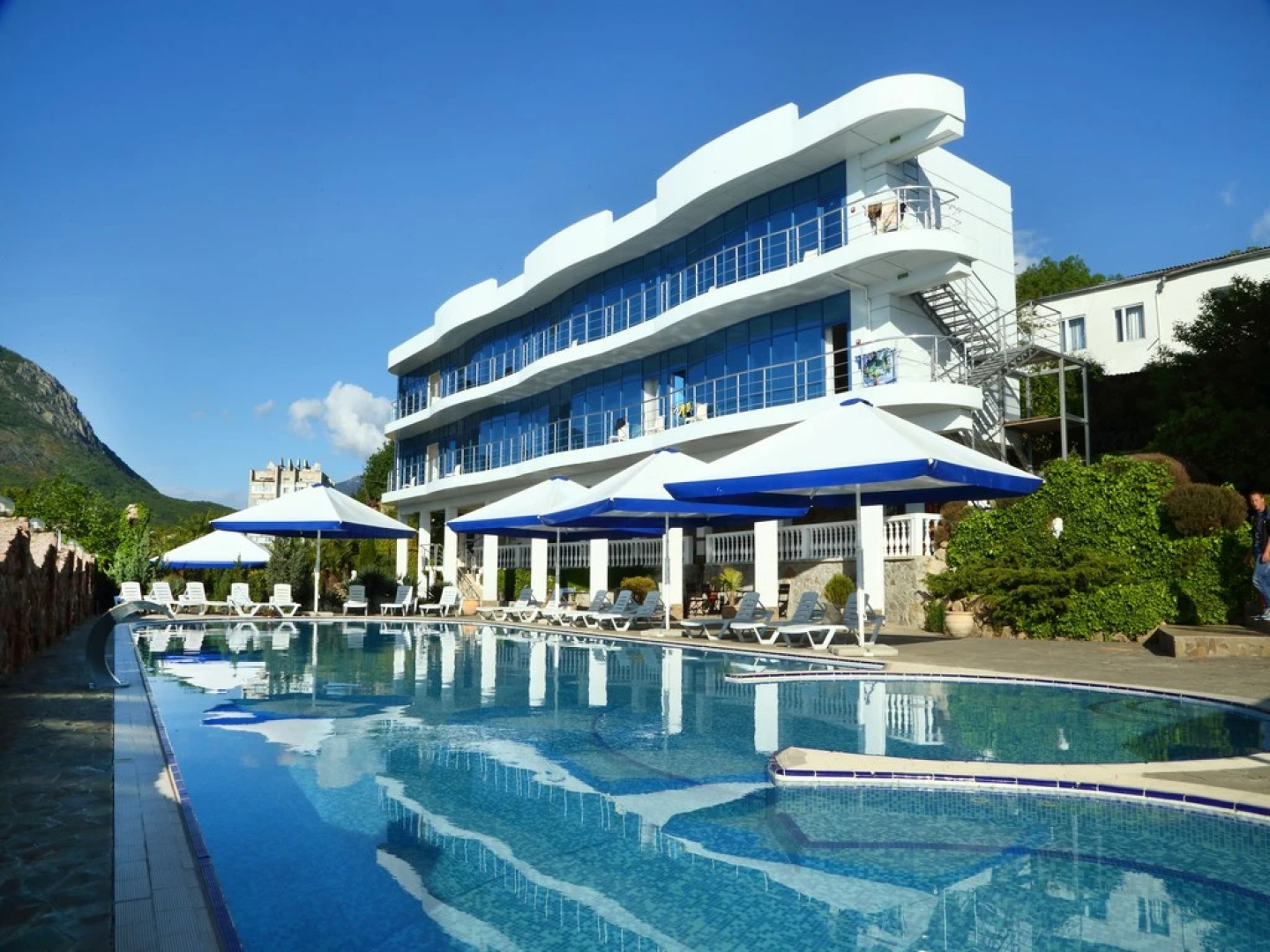 Отель Мажестик