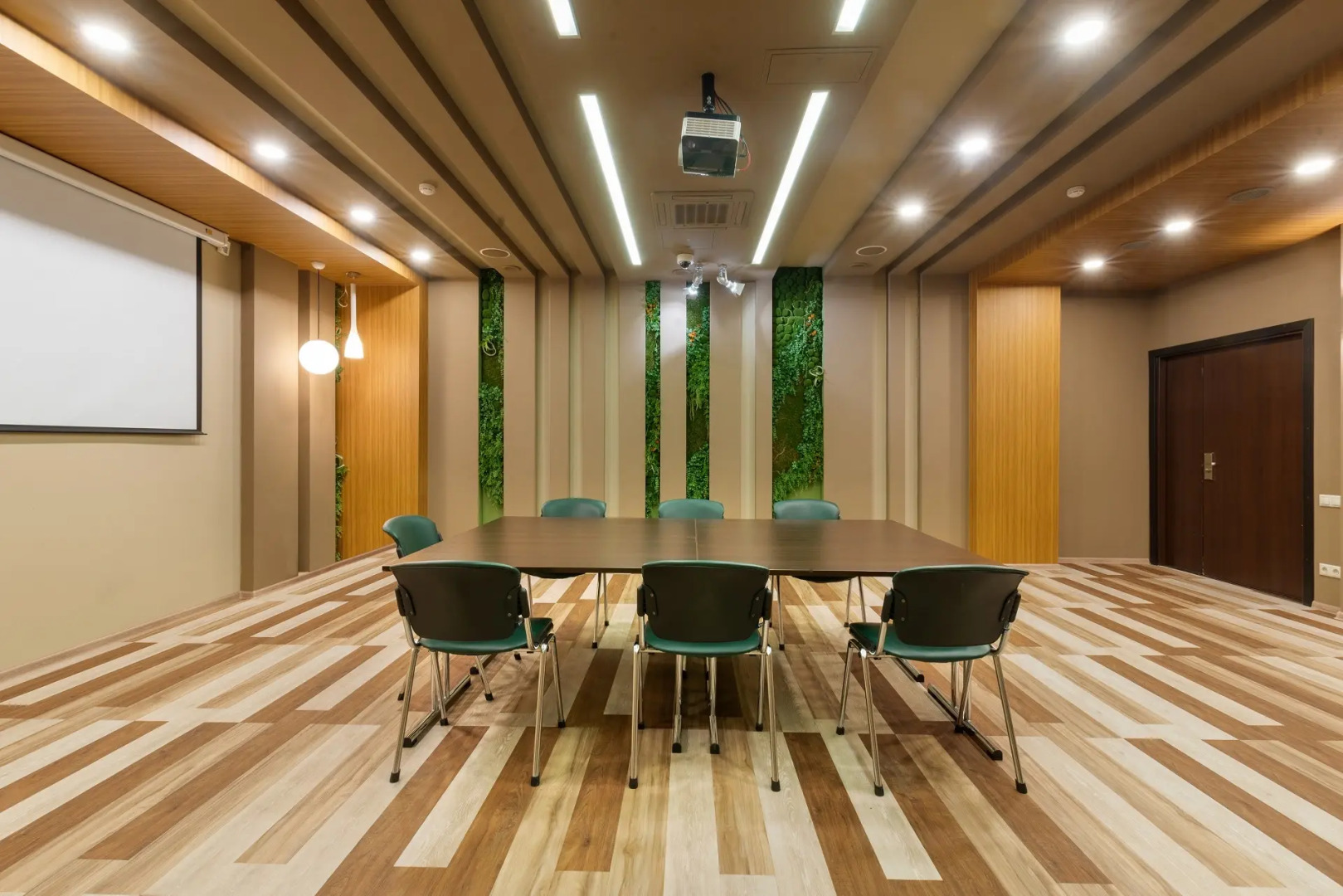 Diplomat Business Hotel