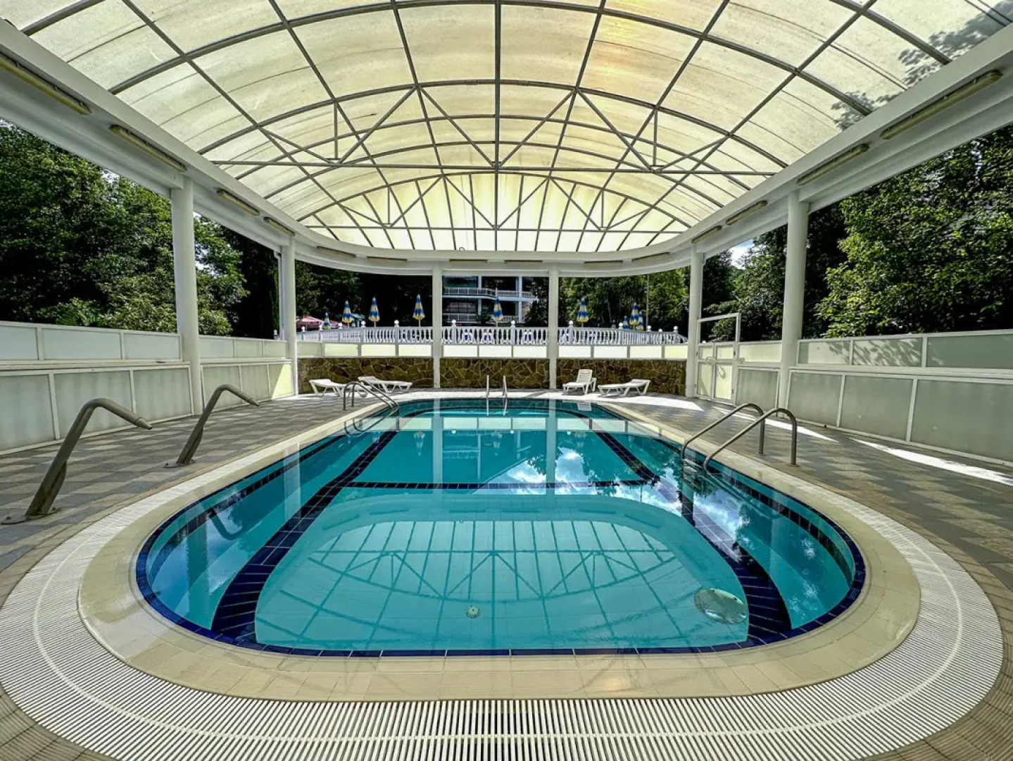 Курортный отель Ателика Сокол